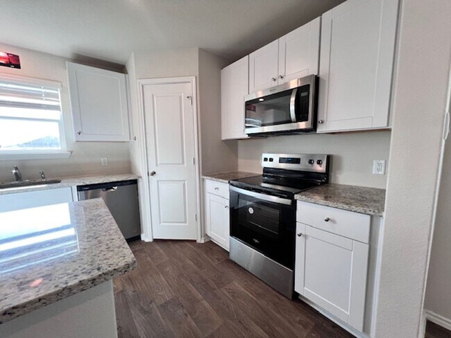 Building Photo - Solana Ridge Subdivision