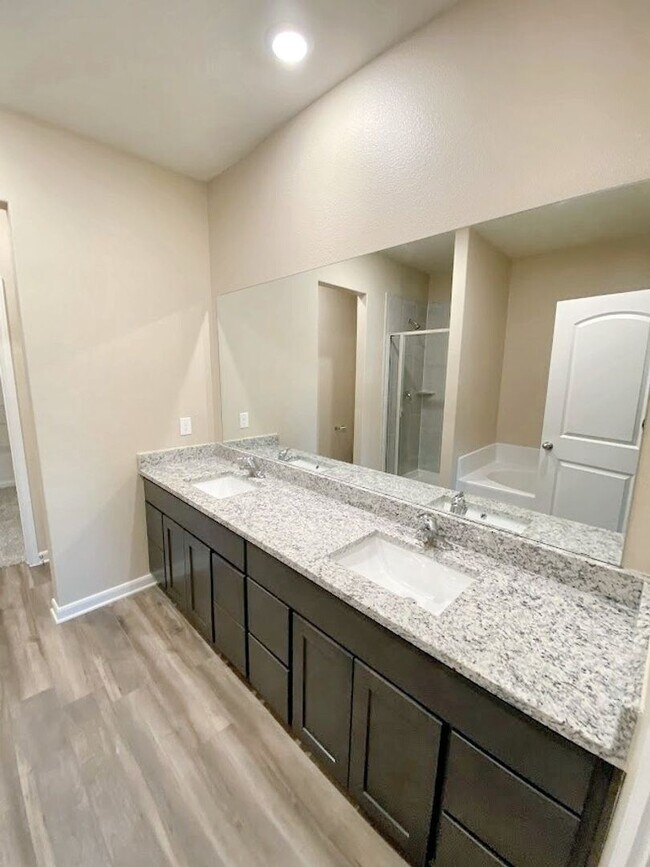 Building Photo - Stylish 4-Bedroom Two-Story Home with Park Access in Princeton, TX