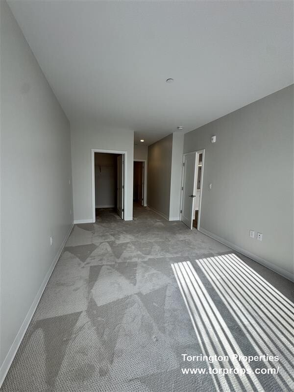 Building Photo - 289 Walk Hill St