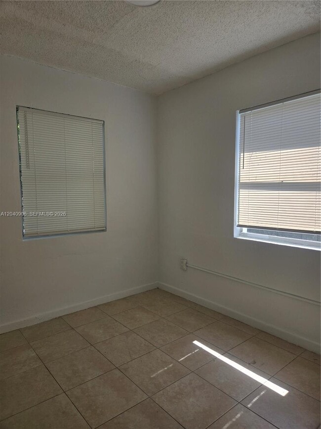 Building Photo - 5223 SW 25th St