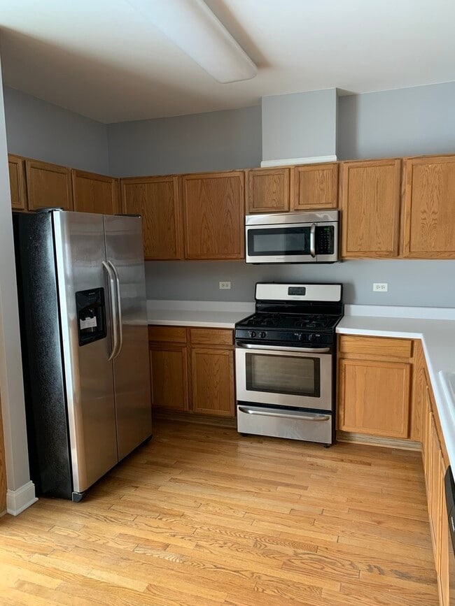 Building Photo - 3442 Ravinia Cir