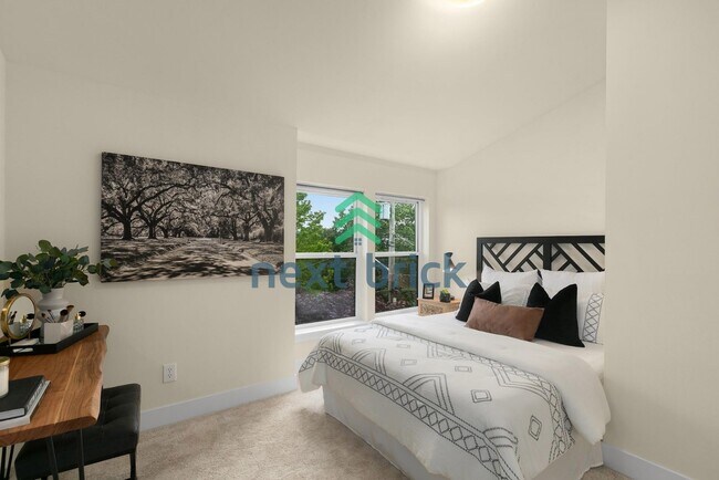 Building Photo - 2 BED 2 BATH TOWNHOME FOR RENT
