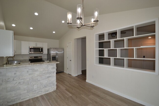 Building Photo - Newly Remodeled 3 Bedroom Ranch!