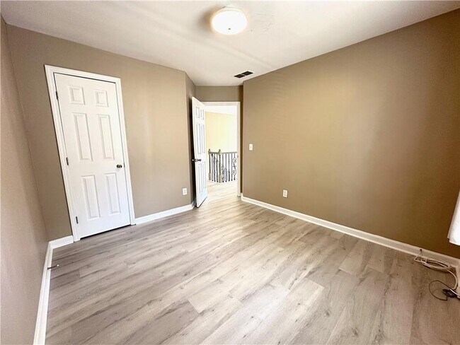 Building Photo - 4890 Weathervane Dr