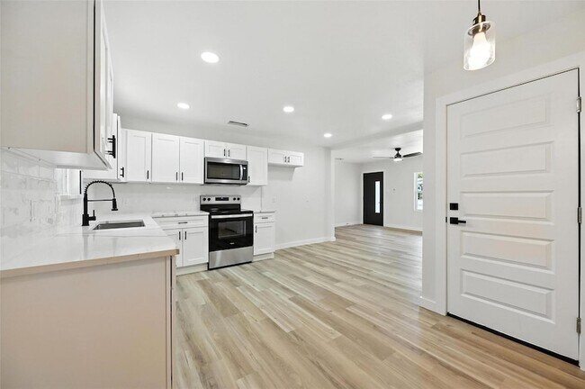 Building Photo - 4413 Quails Ln