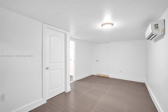 Building Photo - 2372 NW 34th St