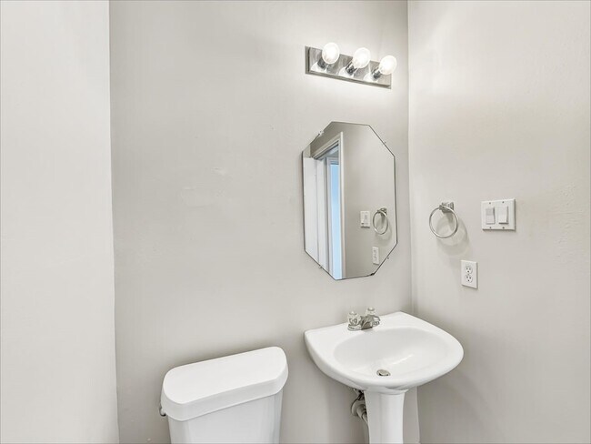 Building Photo - 3807 Liberty Square Trail