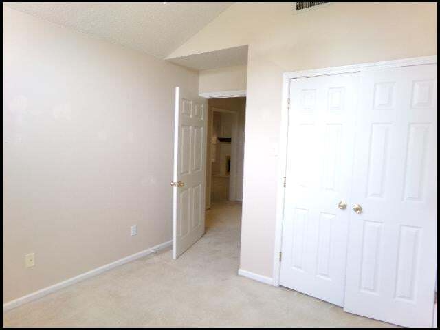 Building Photo - 1024 Colonial Dr