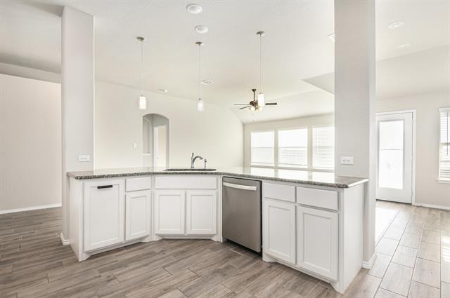 Building Photo - 749 Long Iron Dr