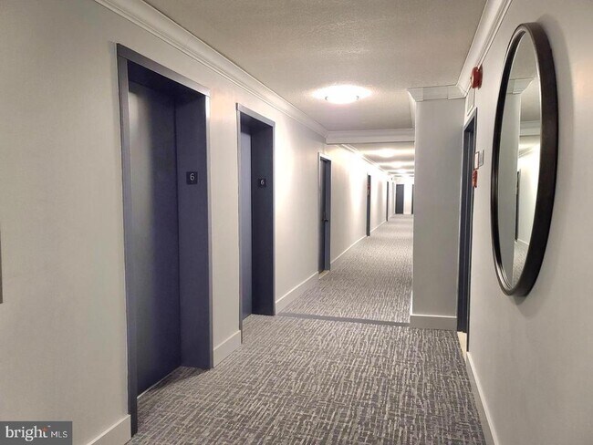 Building Photo - 2059 Huntington Ave