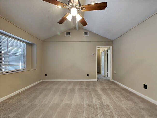 Building Photo - 17623 Huntersglen Cir