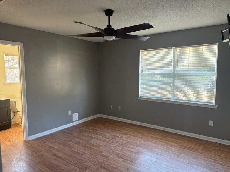 Building Photo - 79 Kenny Dr