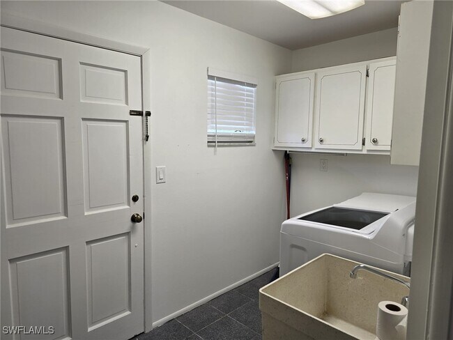 Building Photo - 13511 Stratford Pl Cir