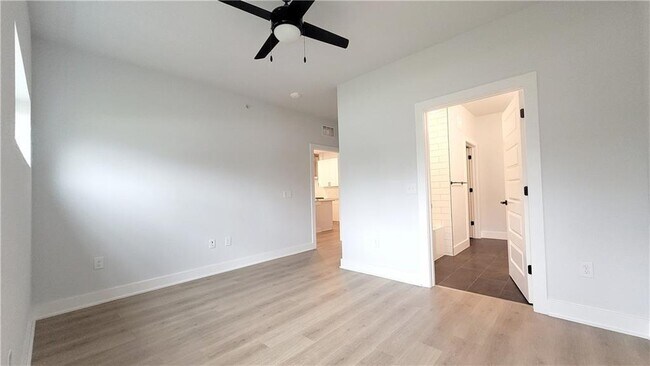 Building Photo - 3101 Govalle Ave
