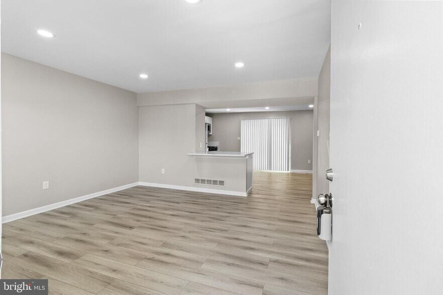 Building Photo - 614 Gibson Rd