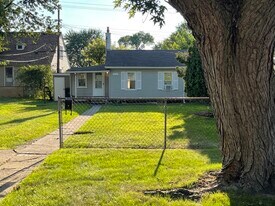 Building Photo - 26333 Belanger St