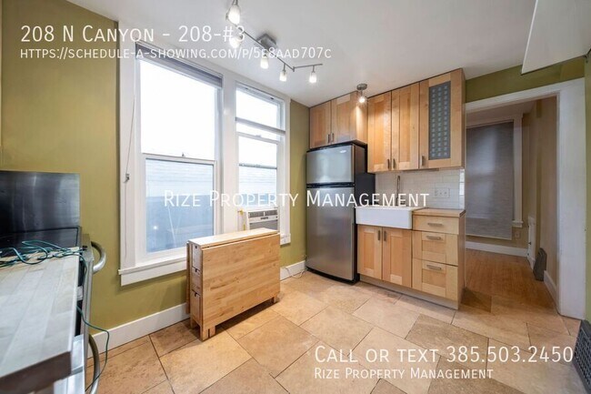 Primary Photo - 208 N Canyon-208-#3