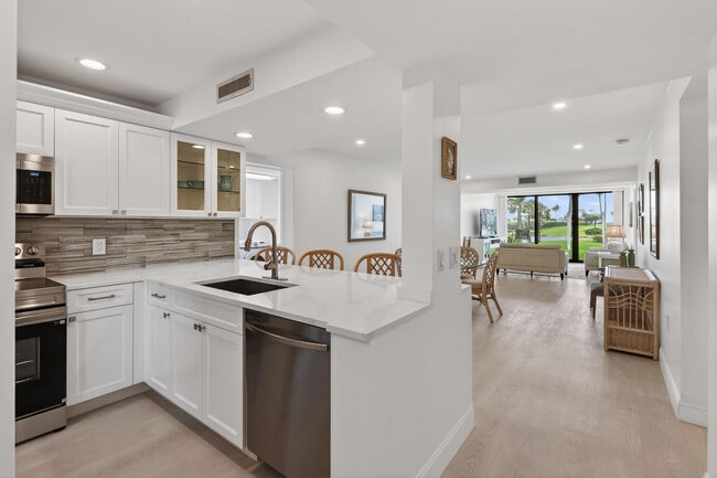 Building Photo - 301 S Seas Dr