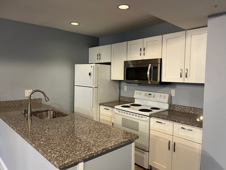 Building Photo - 2015 Columbia Rd NW