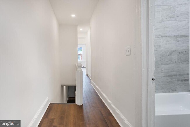 Building Photo - 2212 W Fayette St
