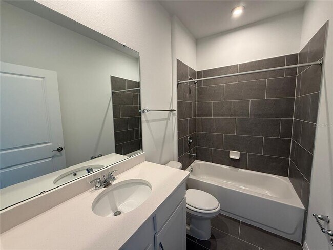 Building Photo - 3565 Dahlia Dr
