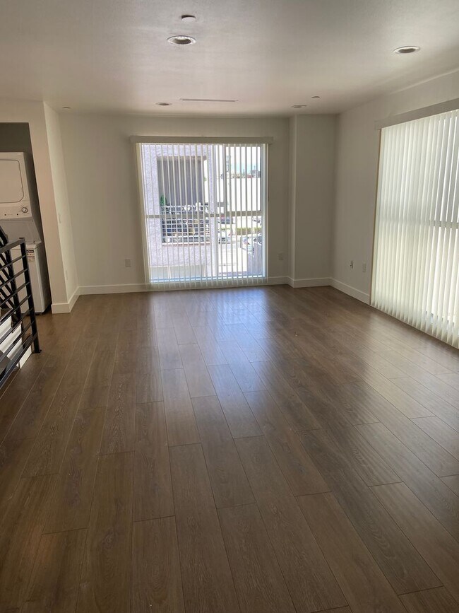 Building Photo - 11512 Emelita St