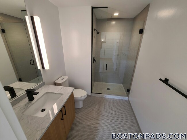 Building Photo - 83 Gardner St