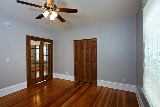 Building Photo - 212 W Russell St