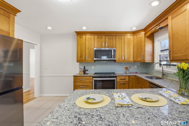 Building Photo - 24 Congress St