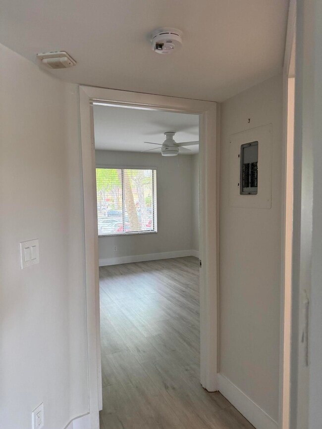 Building Photo - 1043 Coral Club Dr