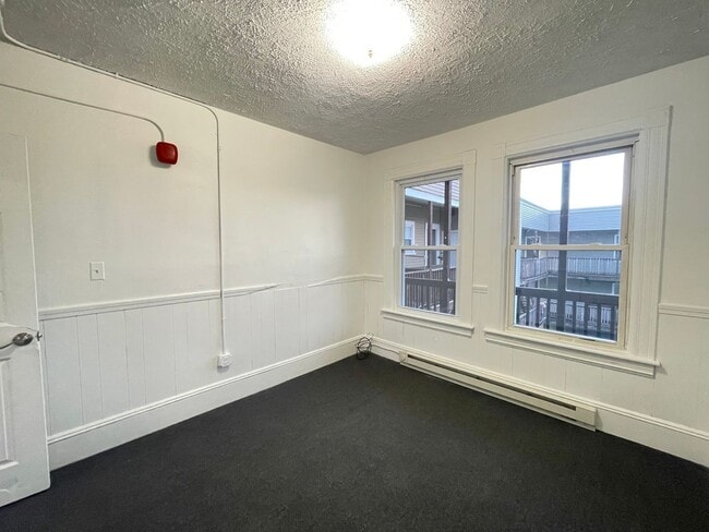 Building Photo - 457 Beech St