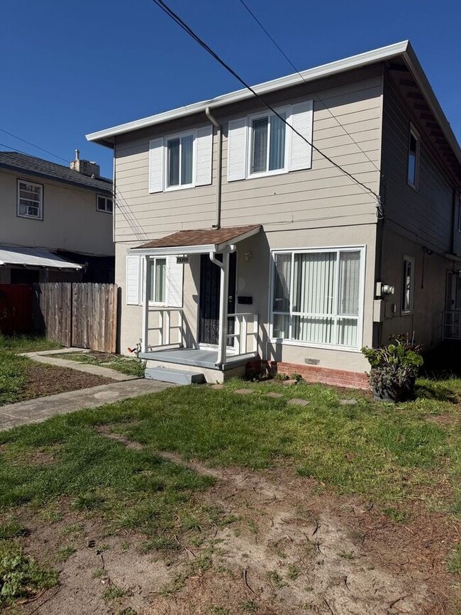 Building Photo - Great 2 Bedrooms 1 Bath