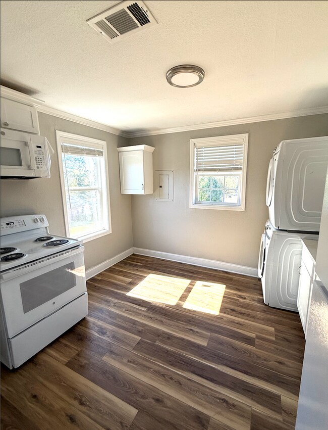 Building Photo - Grove St