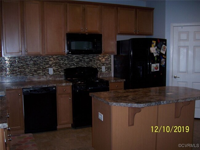 Building Photo - 3911 Fish Pond Ln