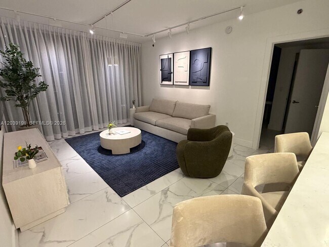 Building Photo - 475 Brickell Ave