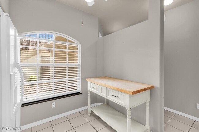 Building Photo - 242 Newport Dr