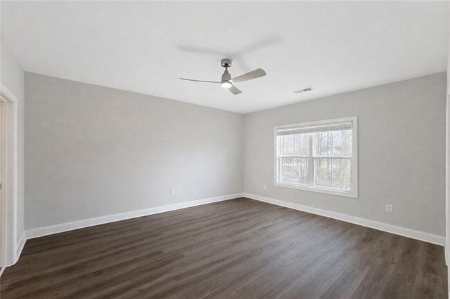 Building Photo - 1375 Walking Wy