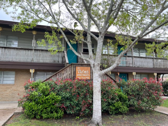 Building Photo - 1708 Holloman Dr