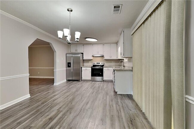 Building Photo - 7116 Stonecreek Dr