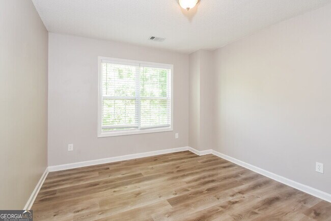 Building Photo - 5909 Rutland Pass SW