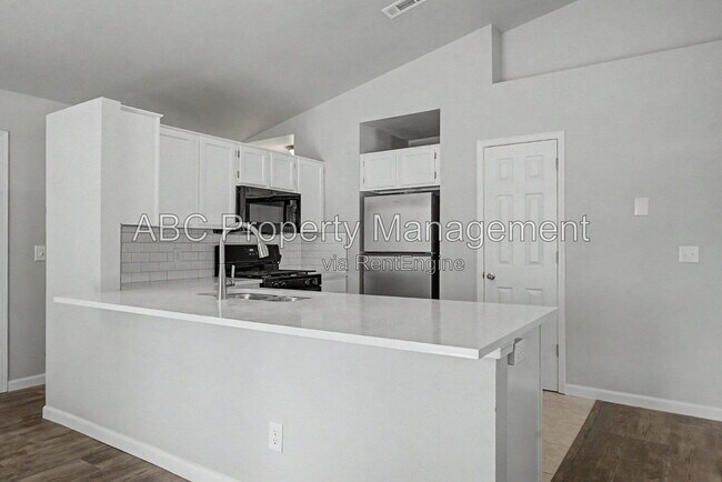 Building Photo - 3345 W Essex Dr