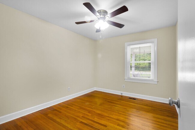 Building Photo - 120 Bernhurst Rd