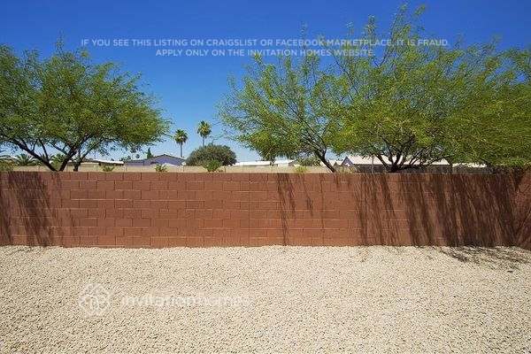 Building Photo - 9848 E Escondido Ave