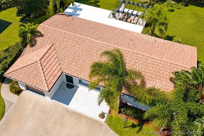 Building Photo - 2031 Pleasant Dr