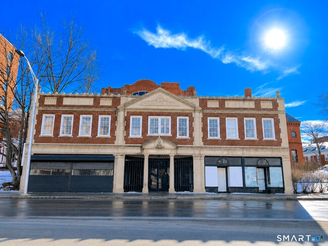 Building Photo - 135 W Main St