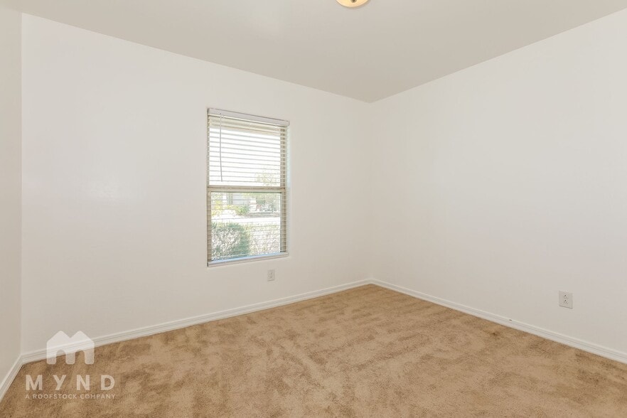 Building Photo - 953 Kachina Dr