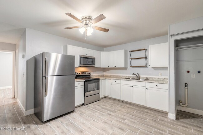 Building Photo - 109 S Colorado Ave