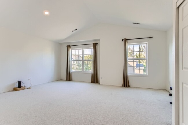 Building Photo - 16789 NW Stoller Dr