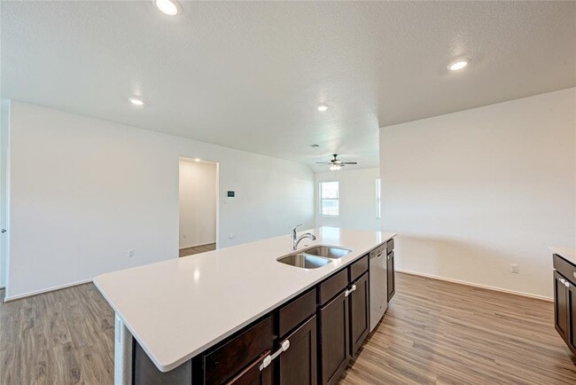 Building Photo - 520 Pandora Cv