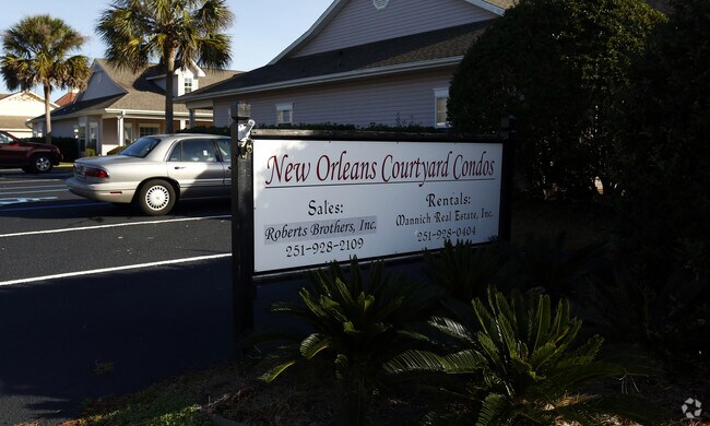 Building Photo - New Orleans Courtyard